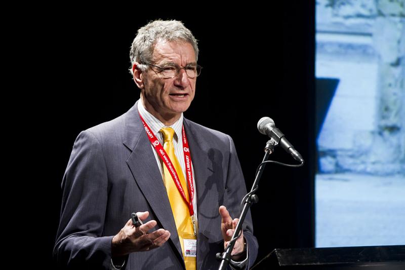 Chris in action at the 2011 Australasian Cochrane Symposium in Melbourne